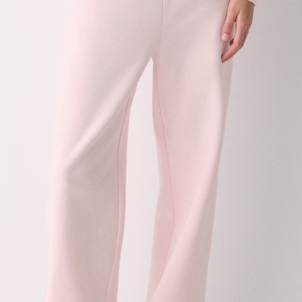 Aritzia Perfect Banded Sweatpants in Cupid Pink NWT